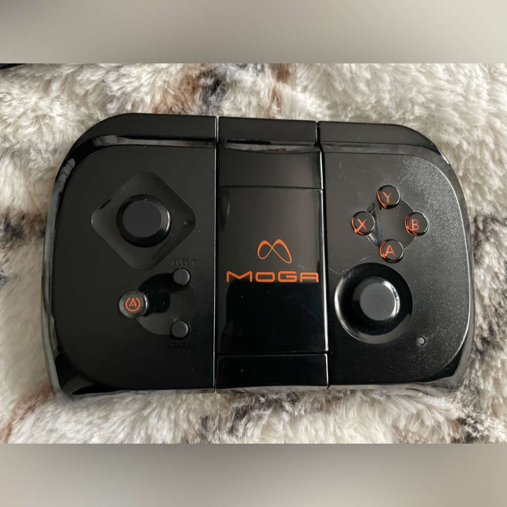 MOGA mobile game controller for Android